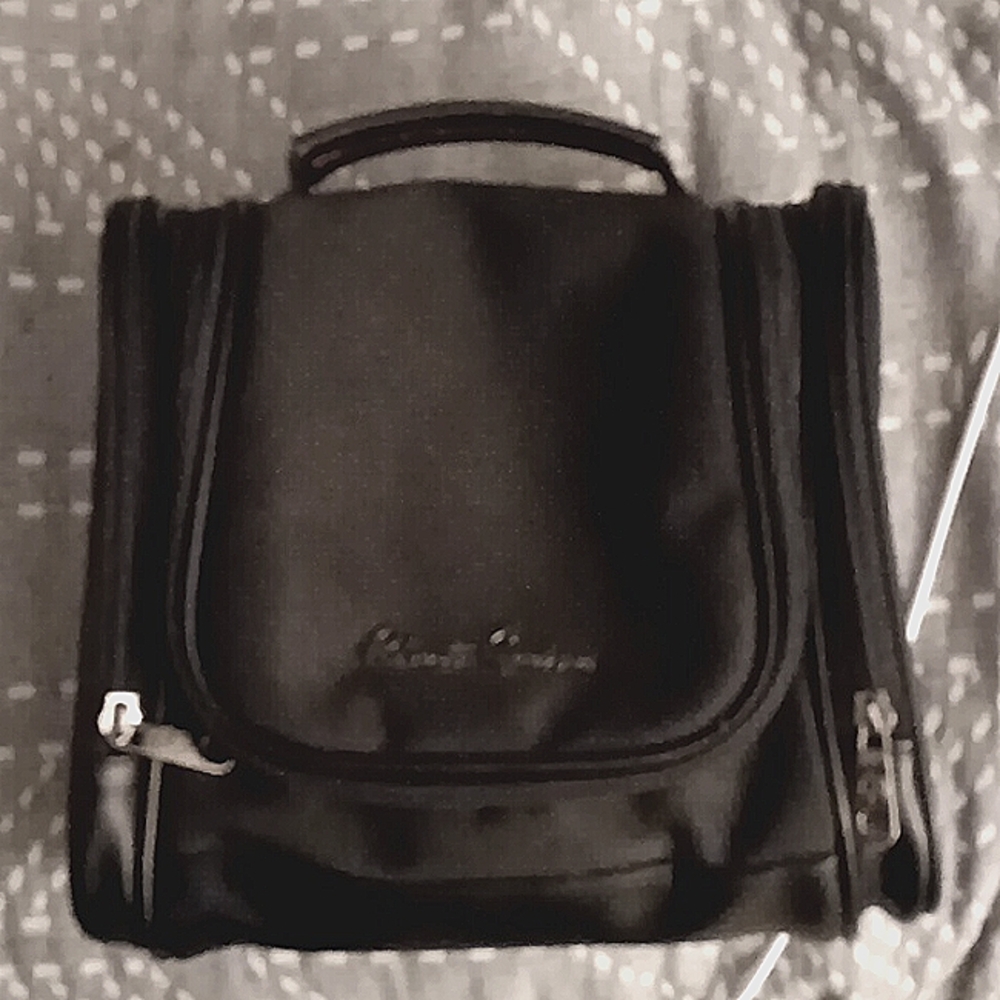 Robert Graham Hanging Toiletry Bag Armageddon Max Black Multicolor Paisley